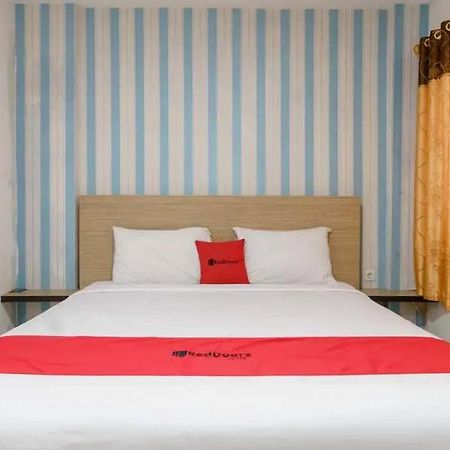 Reddoorz Plus @ Cemara Asri מדאן מראה חיצוני תמונה