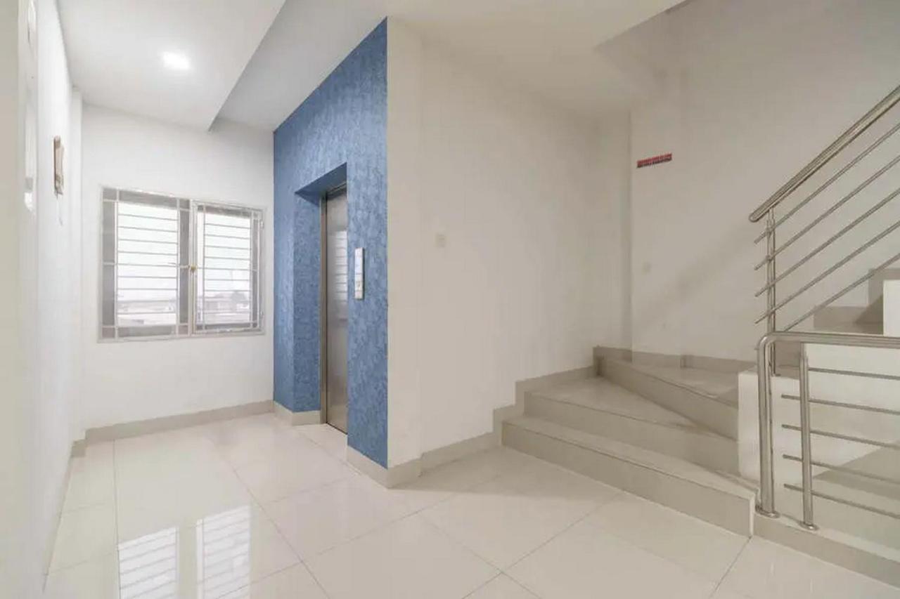 Reddoorz Plus @ Cemara Asri מדאן מראה חיצוני תמונה