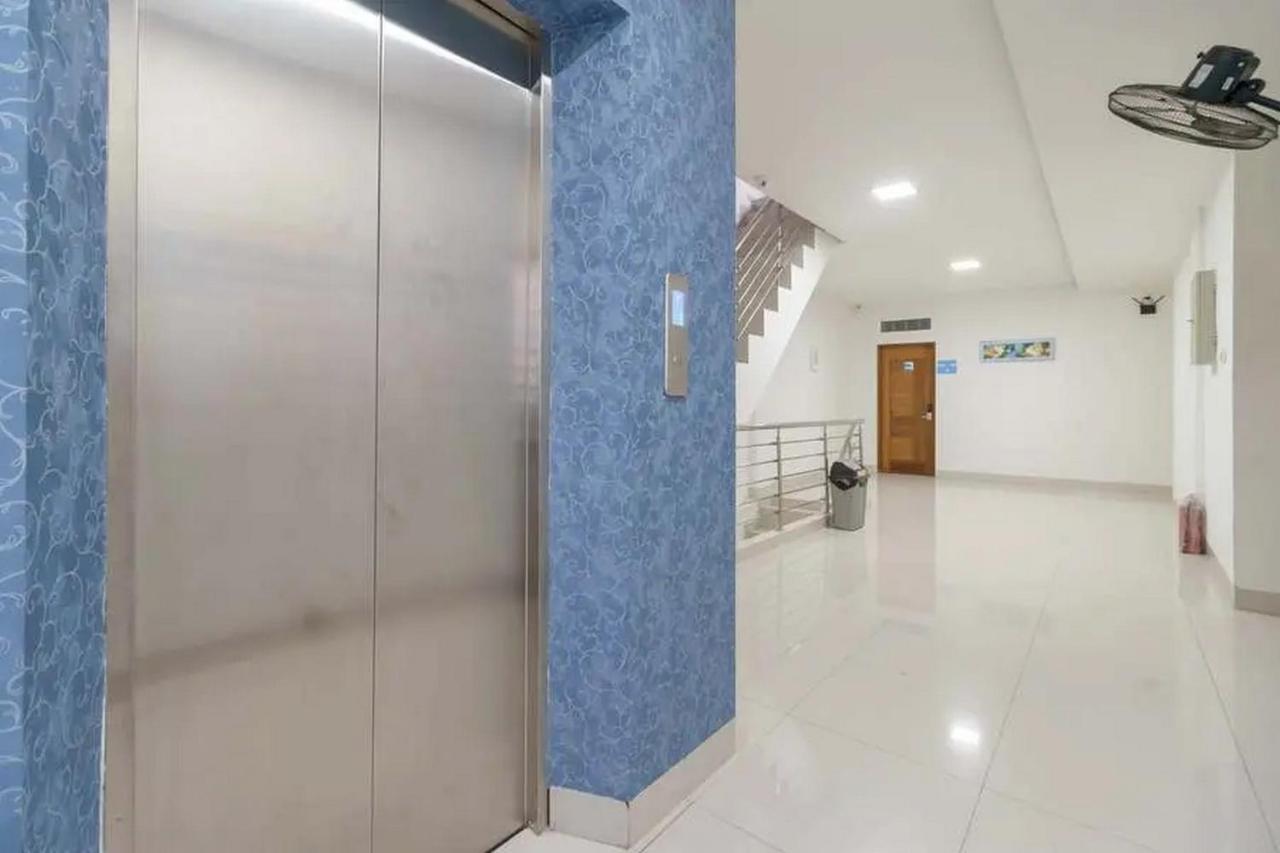 Reddoorz Plus @ Cemara Asri מדאן מראה חיצוני תמונה